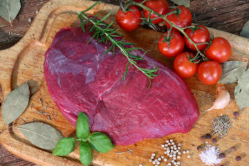 Szynka z dzika bez kości