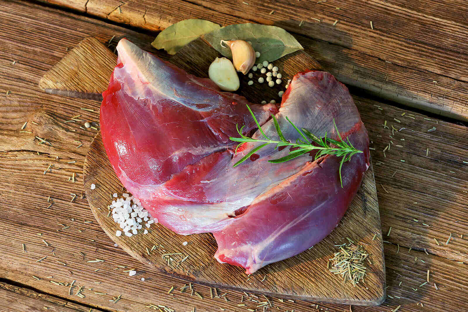 sarna łopatka bez kości mrożona 5265