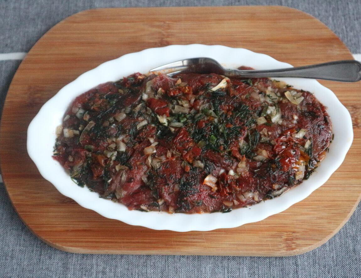 marynowane plasterki jelenia