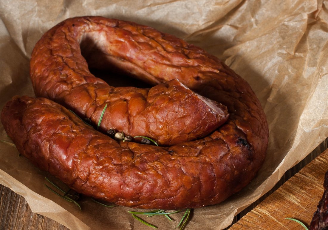 pętko kiełbasy z jelenia